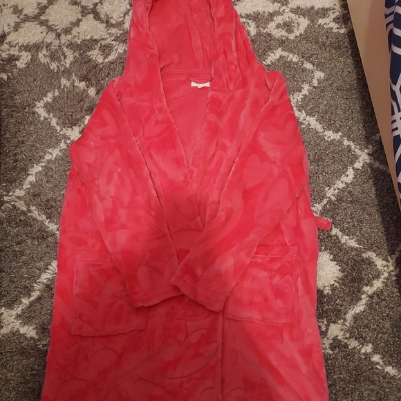 Pink Robe - Picture 2 of 4